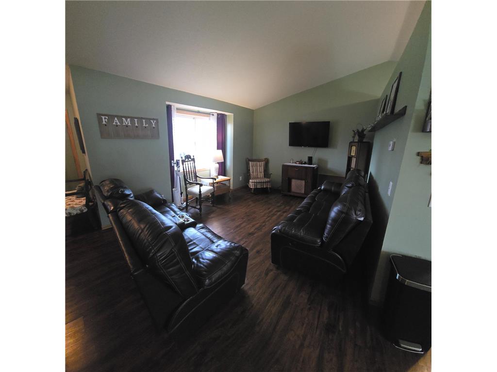 920 W 9th Street Rush City MN 55069 7051076 image9