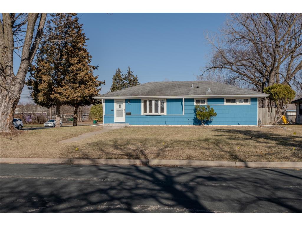 9201 4th Avenue S Bloomington MN 55420 6702150 image1