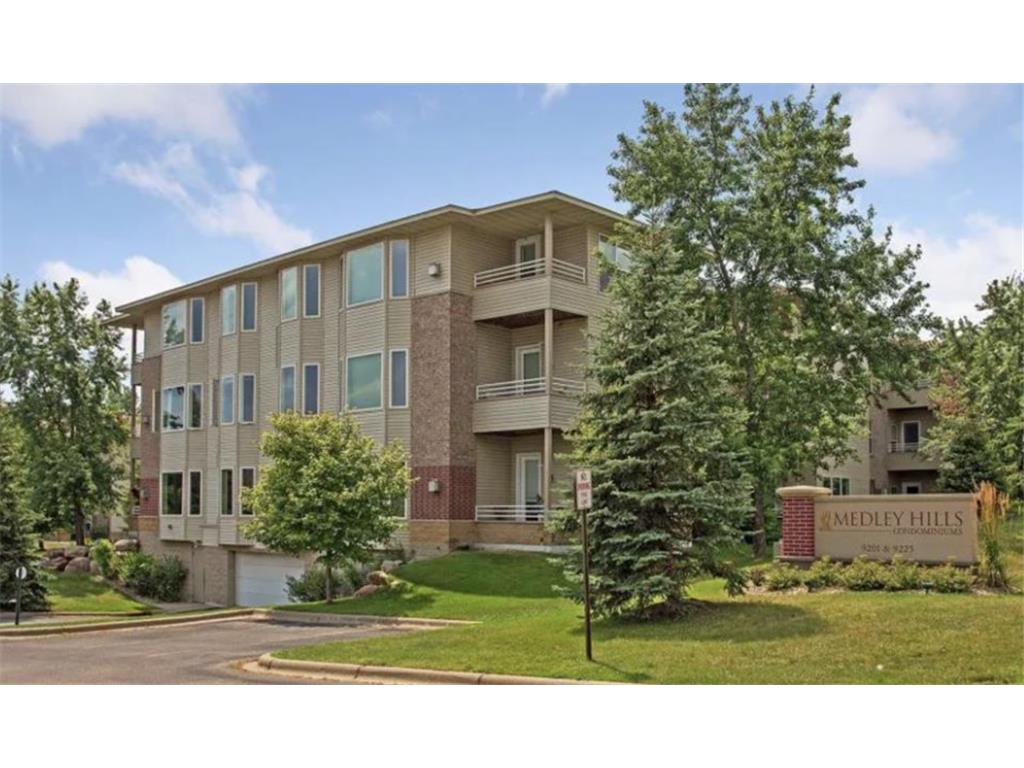 9201 Medicine Lake Road 204, Golden Valley, MN, 55427 MLS 6510848