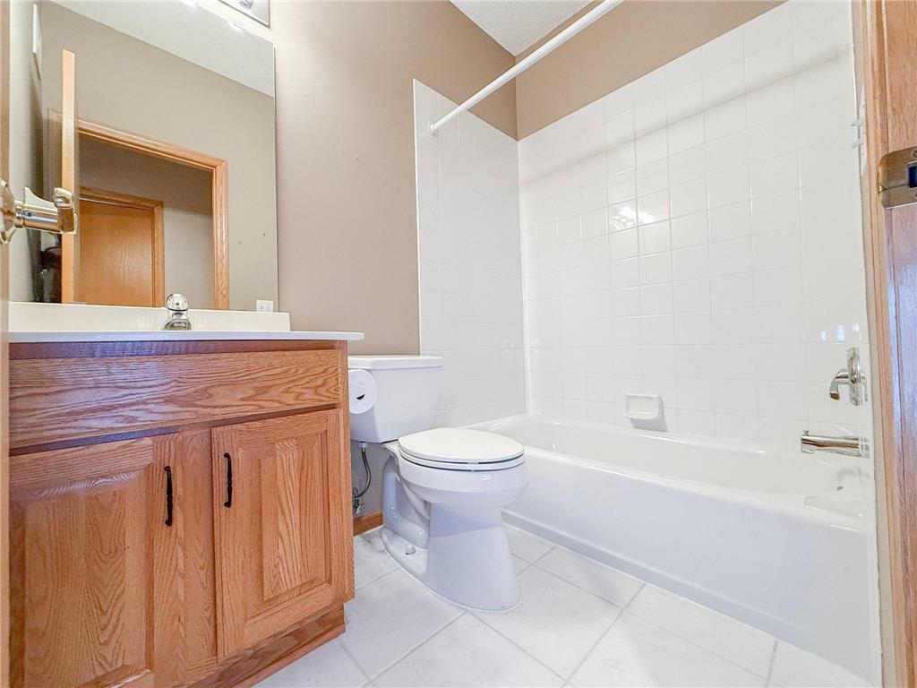 9201 Medicine Lake Road #307 Golden Valley MN 55427 7061125 image22