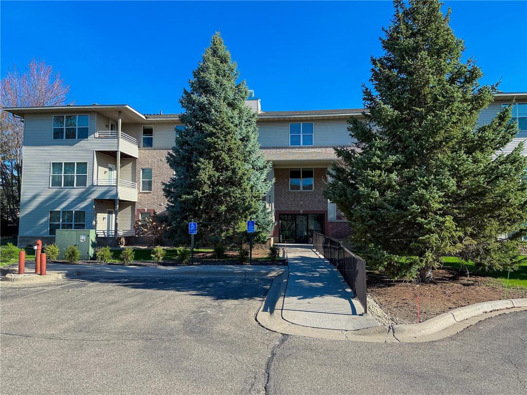 9201 Medicine Lake Road #307 Golden Valley MN 55427 7061125 image27