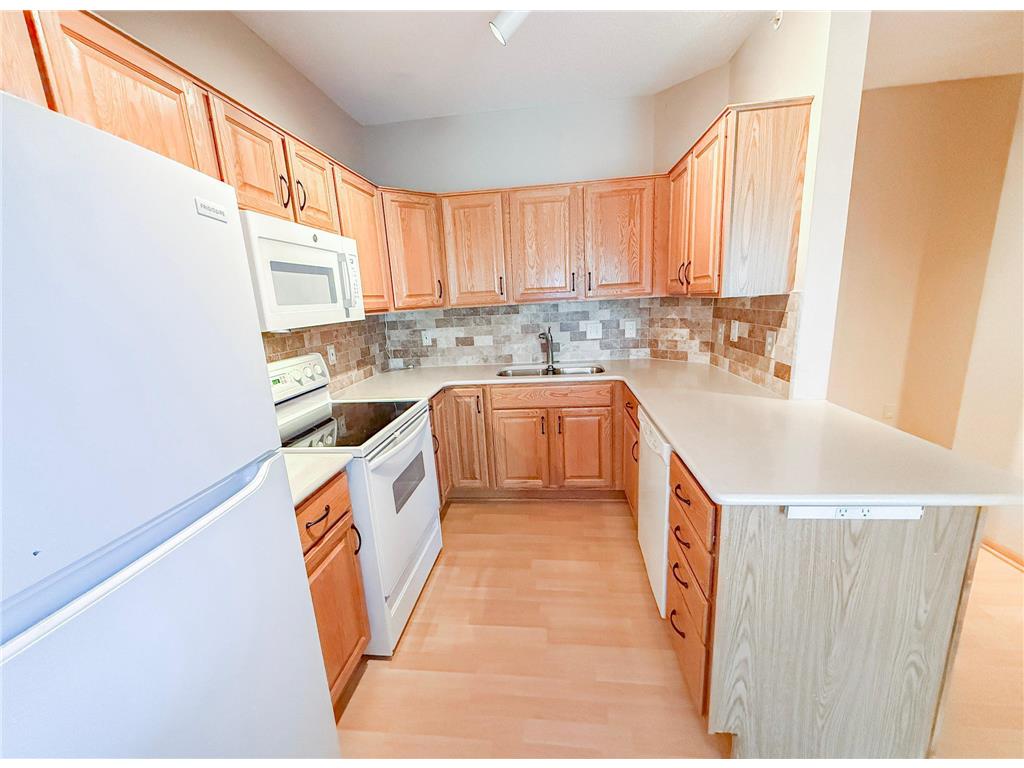 9201 Medicine Lake Road #307 Golden Valley MN 55427 7061125 image9
