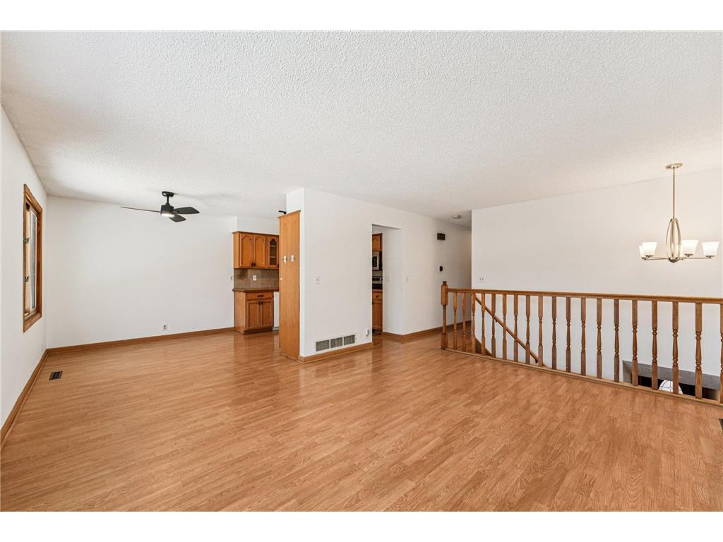 9205 29th Avenue N New Hope MN 55427 7029275 image8
