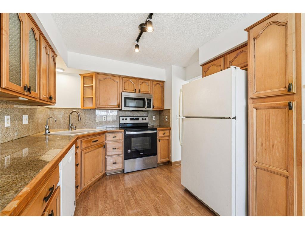 9205 29th Avenue N New Hope MN 55427 7029275 image9