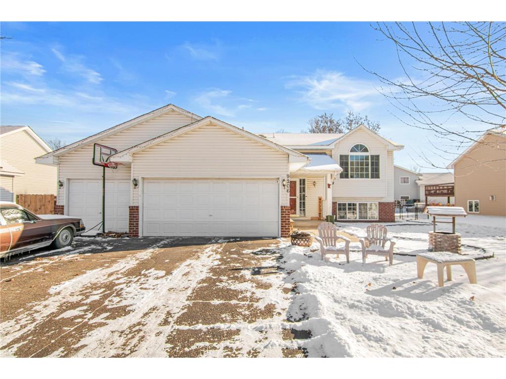 9206 Florida Avenue N Brooklyn Park MN 55445 6646967 image1