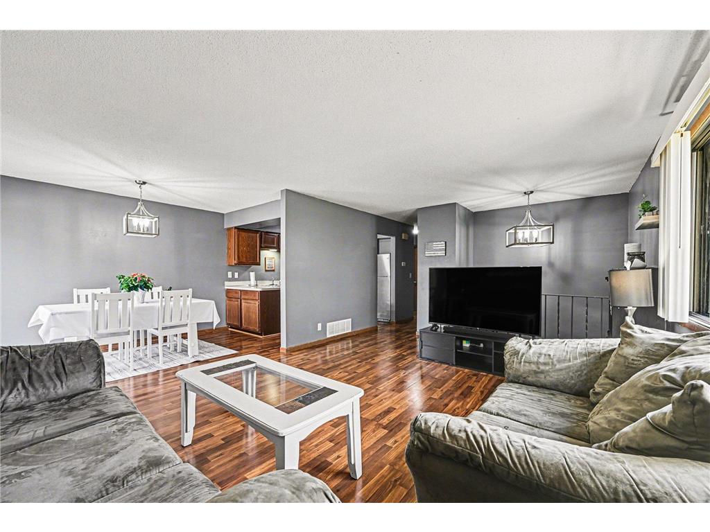 9209 Dartford Road Woodbury MN 55125 7064714 image1