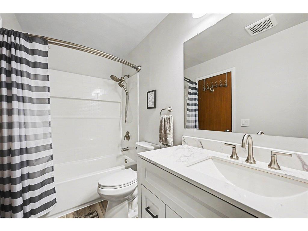 9209 Dartford Road Woodbury MN 55125 7064714 image12