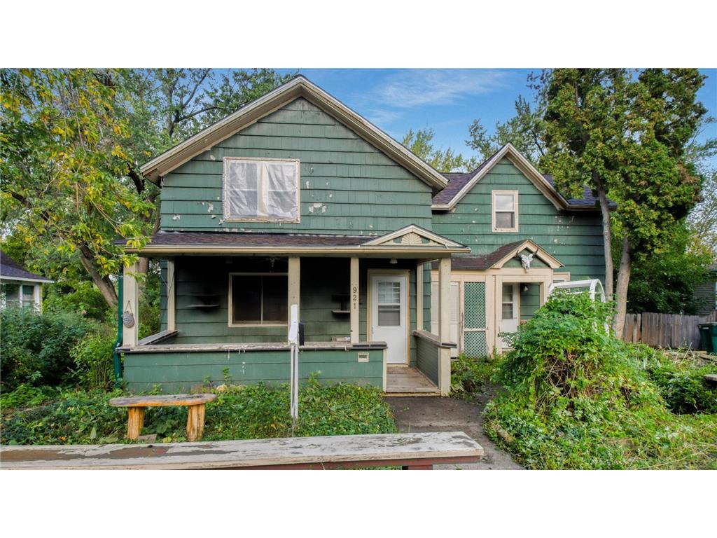 921 2nd Street, Hudson Twp, WI 54016 MLS 6392333 Edina Realty