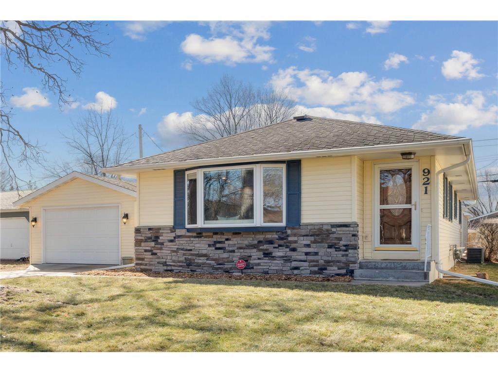 921 2nd Street W Hastings MN 55033 6504764 image1