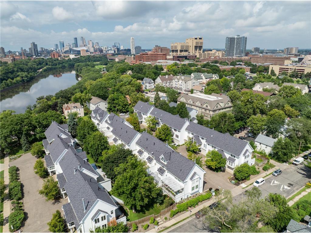 921 / 923 Dartmouth Place SE Minneapolis MN 55414 7034035 image1