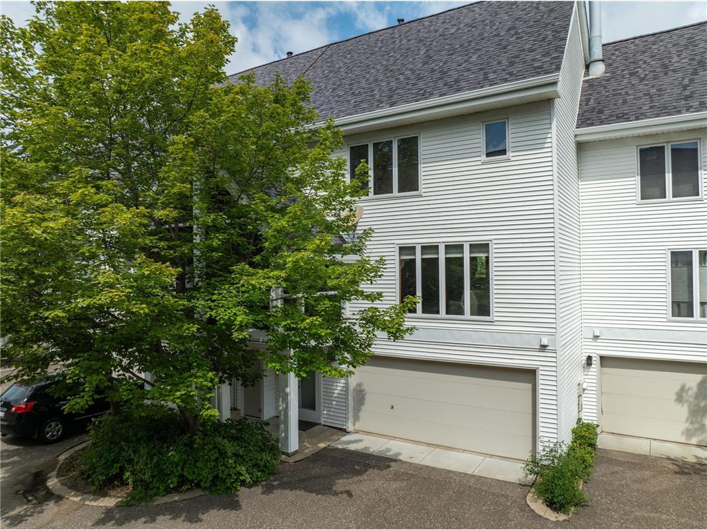921 / 923 Dartmouth Place SE Minneapolis MN 55414 7034035 image2