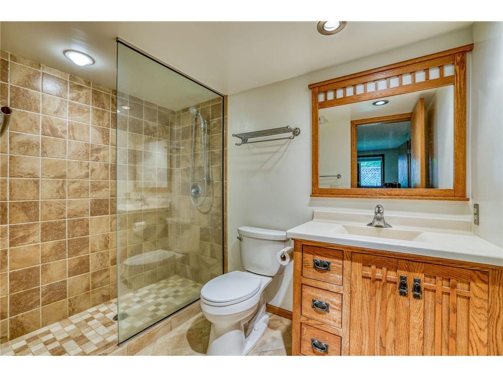 921 / 923 Dartmouth Place SE Minneapolis MN 55414 7034035 image25