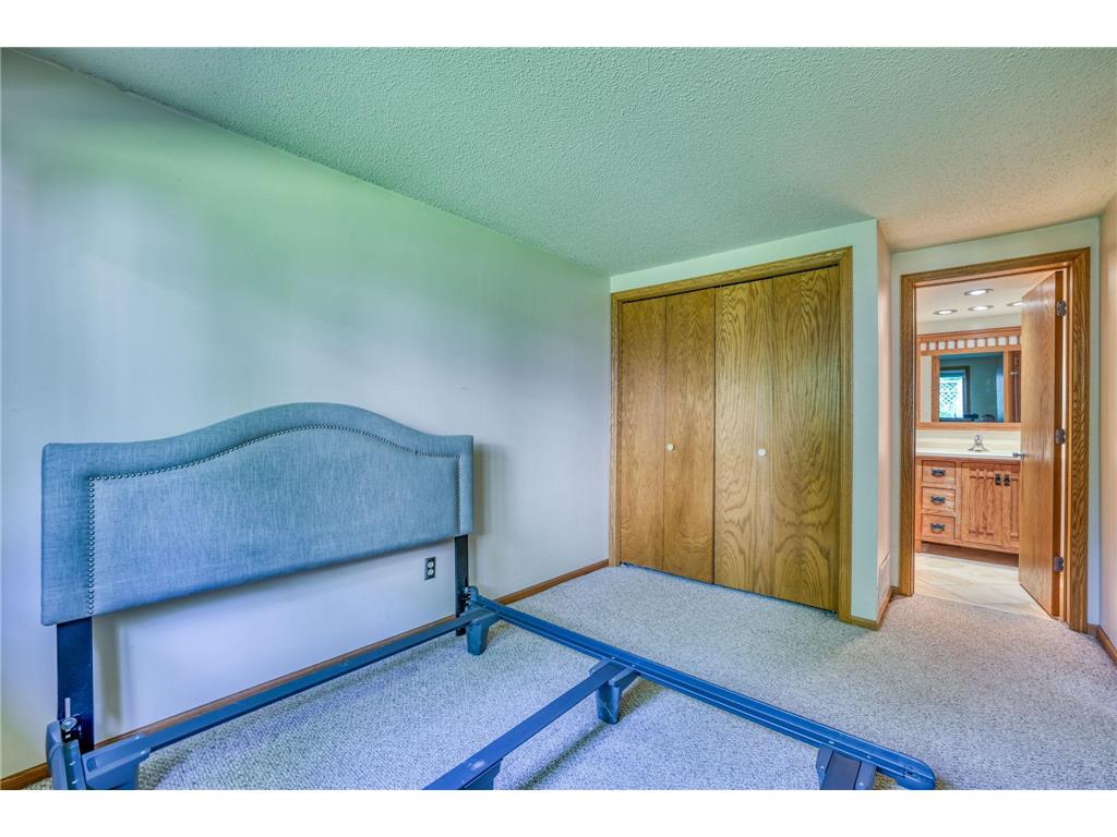 921 / 923 Dartmouth Place SE Minneapolis MN 55414 7034035 image27