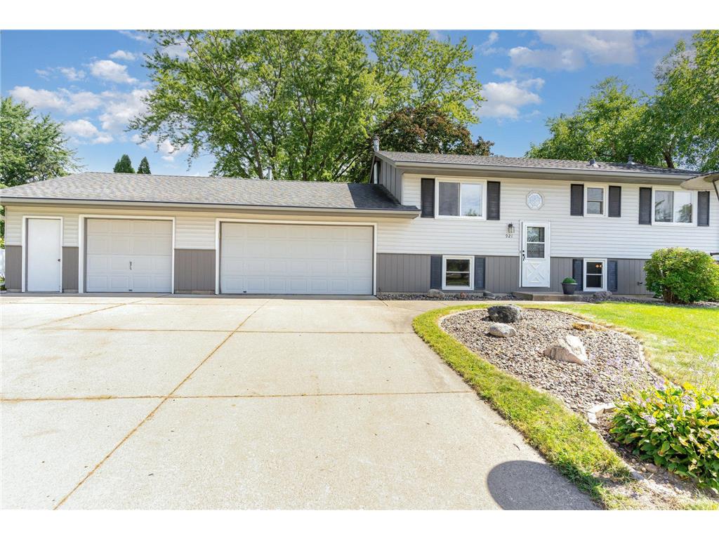 921 Beacon Lane Apple Valley MN 55124 6719964 image1