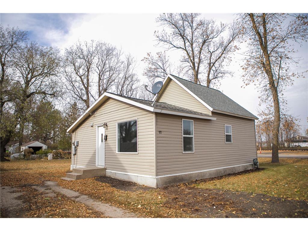 921 Columbia Avenue, Morris, MN, 56267 MLS 6274558 Edina Realty