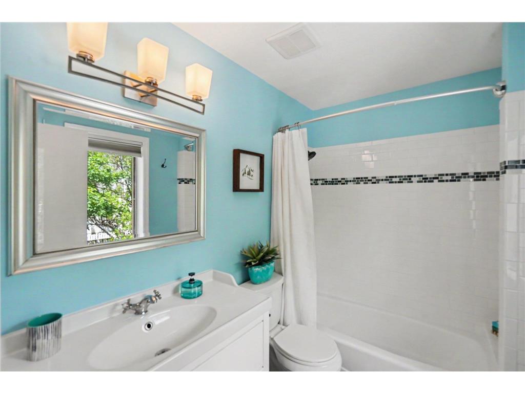 921 Dartmouth Avenue SE Minneapolis MN 55414 7082198 image18
