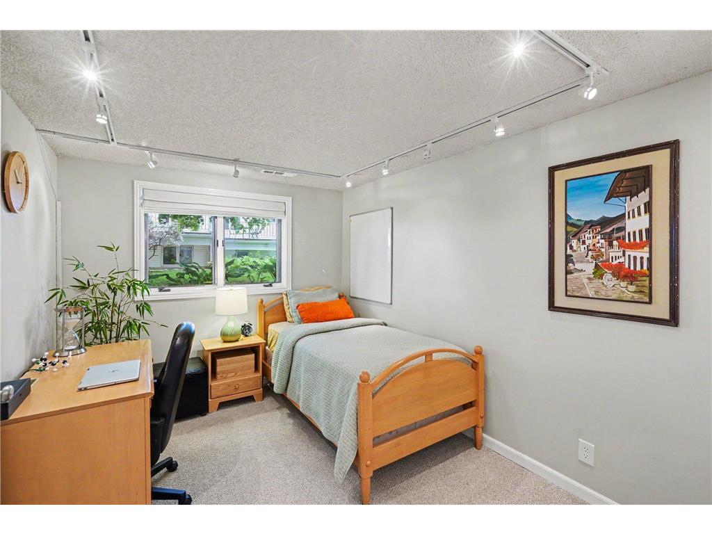 921 Dartmouth Avenue SE Minneapolis MN 55414 7082198 image25