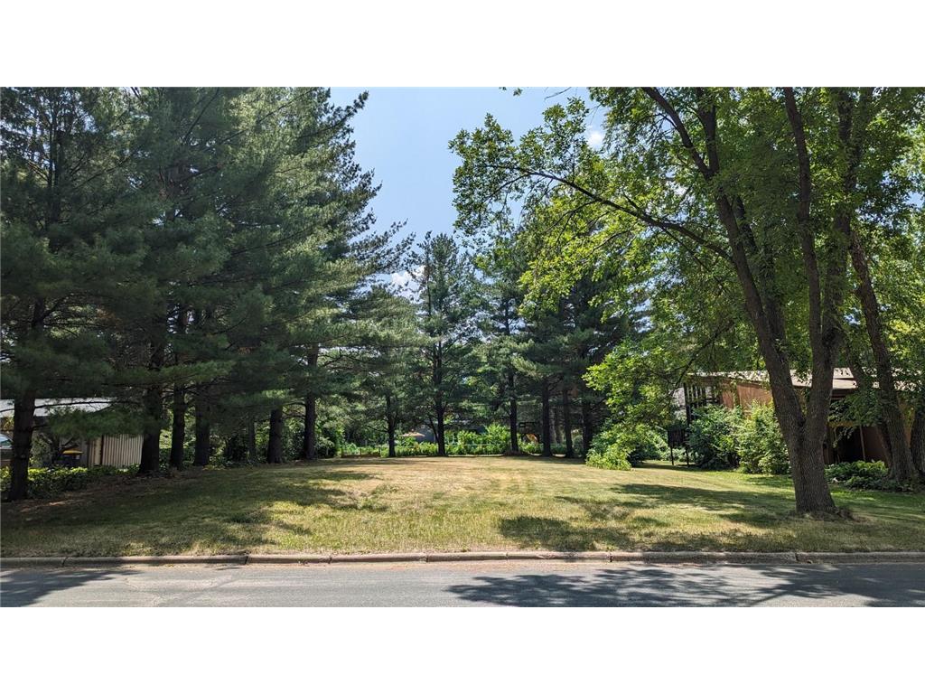 921 Ivanhoe Drive Northfield MN 55057 6392070 image1