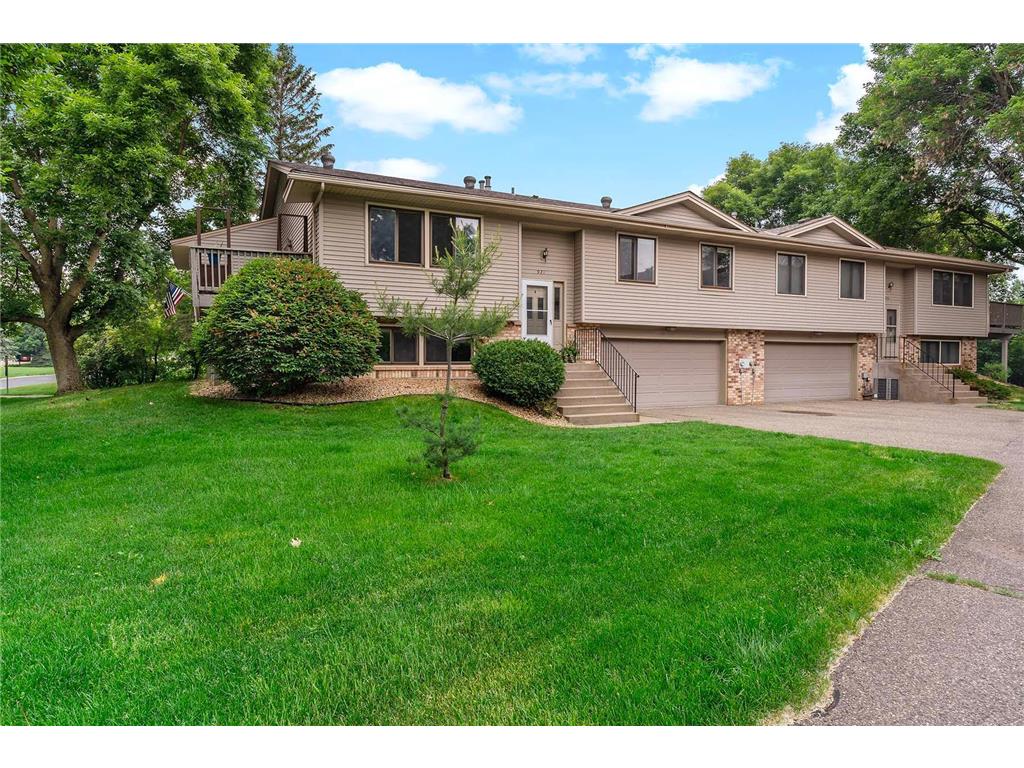 921 Lawnview Avenue Shoreview MN 55126 6376153 image1