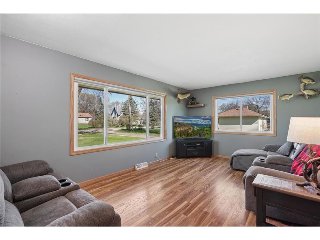 921 S Meadow Road Litchfield MN 55355 7040207 image3