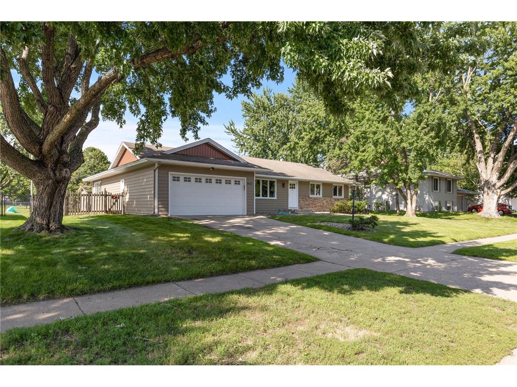 921 Whitney Drive Apple Valley MN 55124 6431990 image1