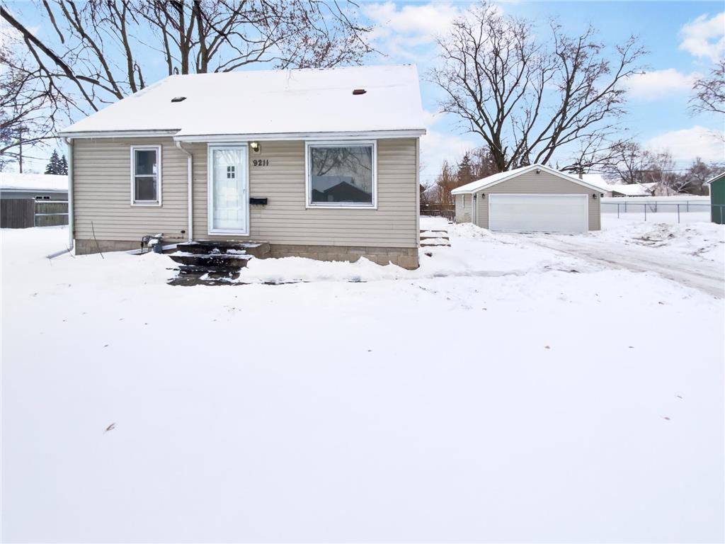 9211 Bryant Avenue S Bloomington MN 55420 7000599 image1