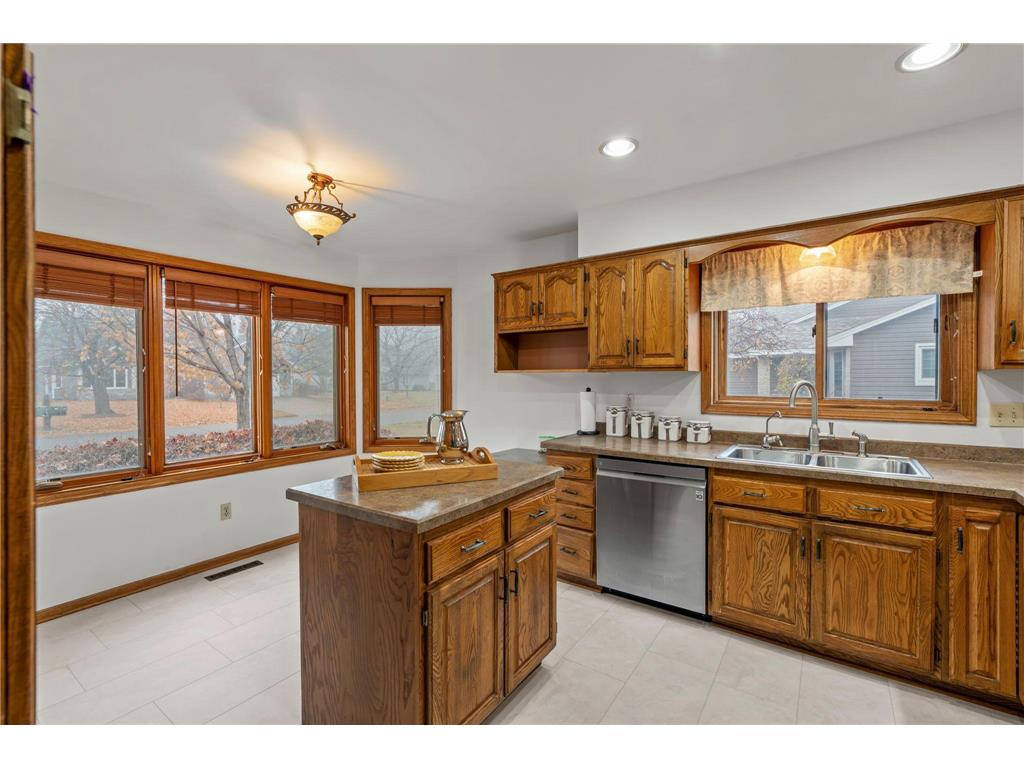 9213 Yates Bay Ct Brooklyn Park MN 55443 6821113 image21