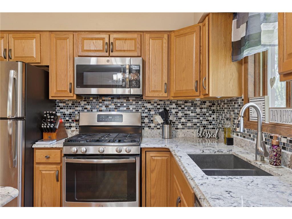 9217 W River Road Brooklyn Park MN 55444 7019159 image13