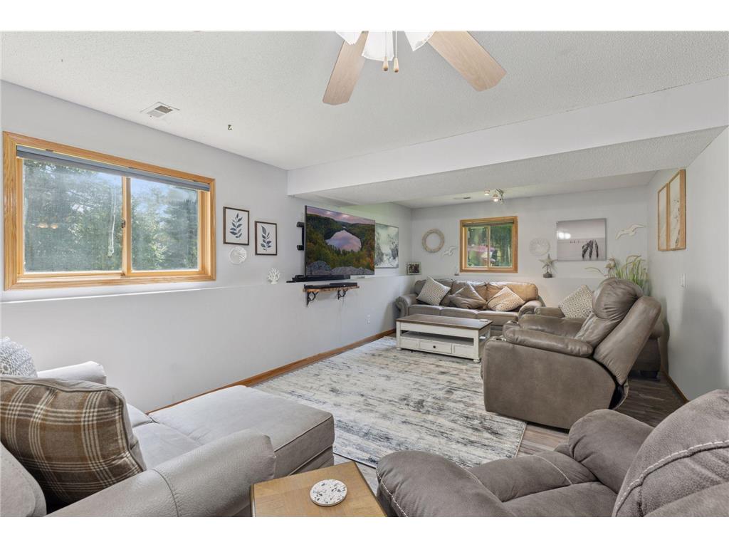 9217 W River Road Brooklyn Park MN 55444 7019159 image16