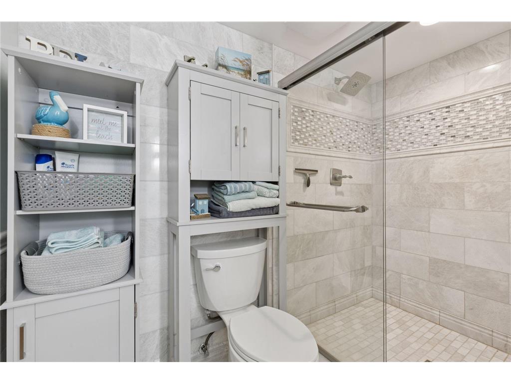 9217 W River Road Brooklyn Park MN 55444 7019159 image20