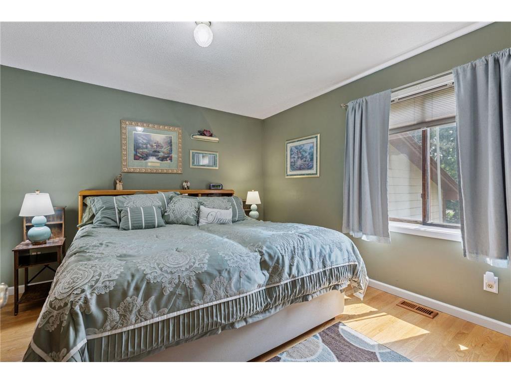 9217 W River Road Brooklyn Park MN 55444 7019159 image23