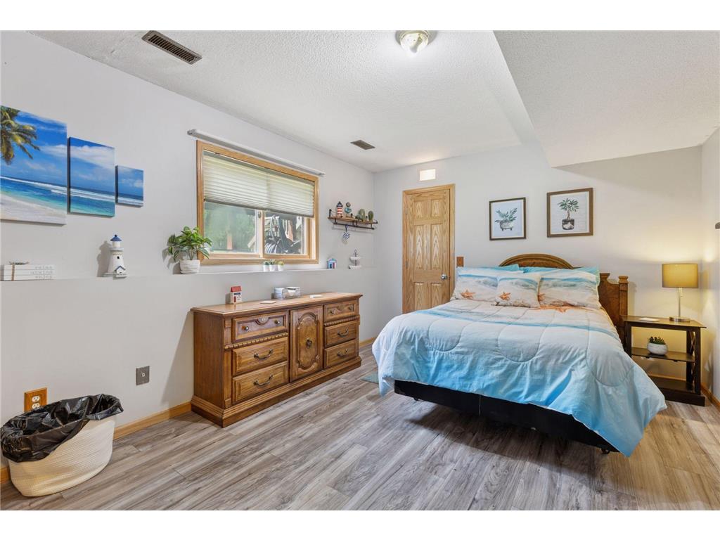 9217 W River Road Brooklyn Park MN 55444 7019159 image30