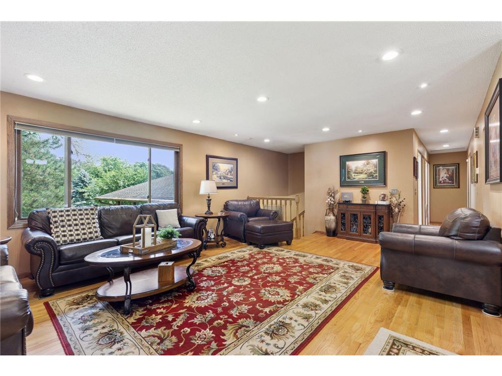 9217 W River Road Brooklyn Park MN 55444 7019159 image4