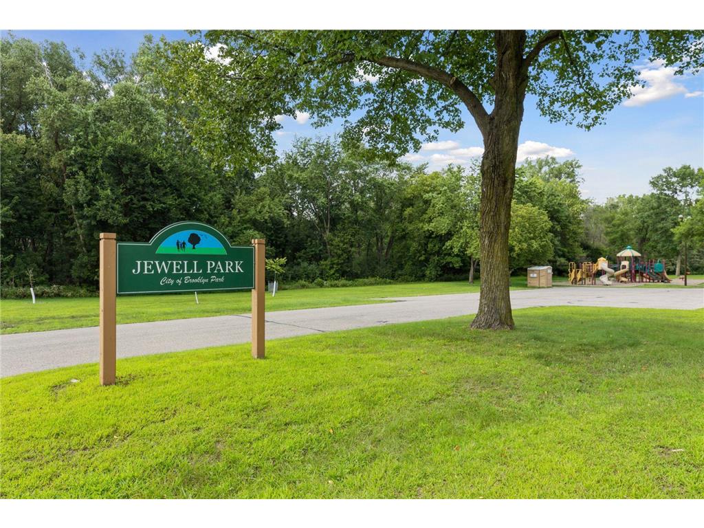 9217 W River Road Brooklyn Park MN 55444 7019159 image49