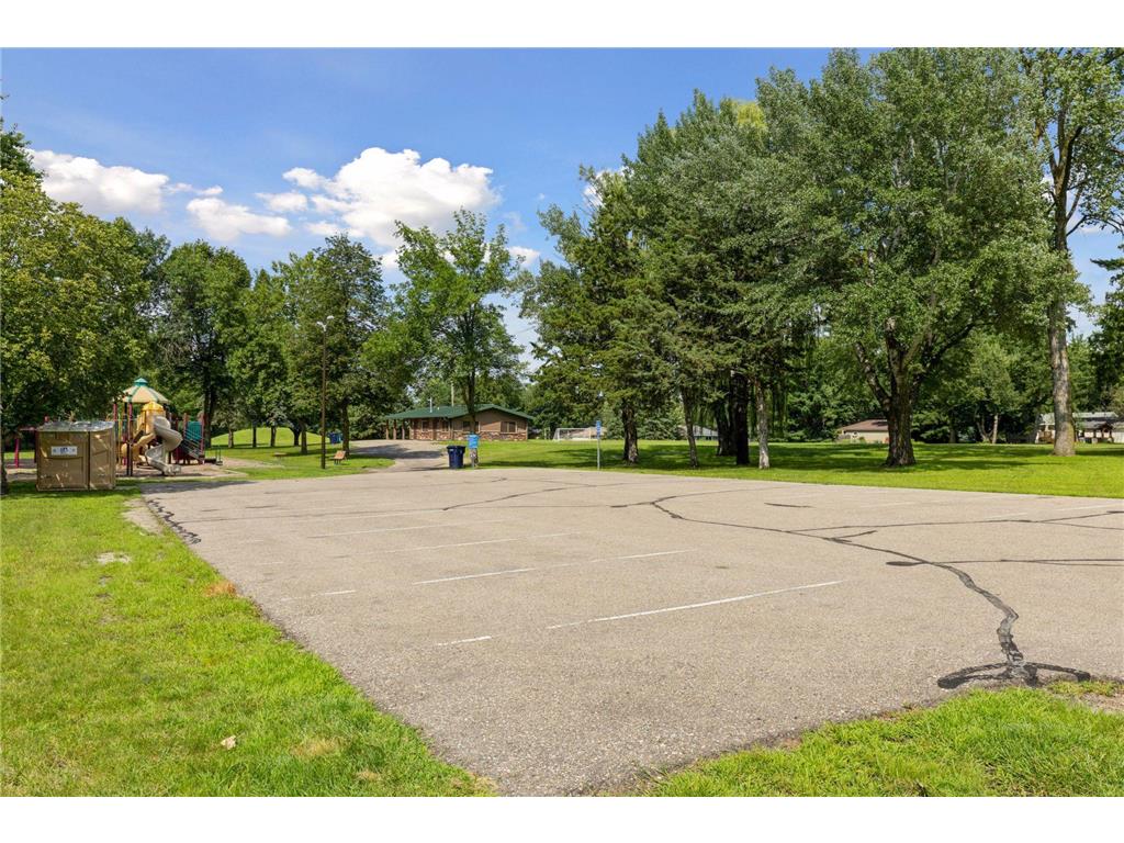 9217 W River Road Brooklyn Park MN 55444 7019159 image50