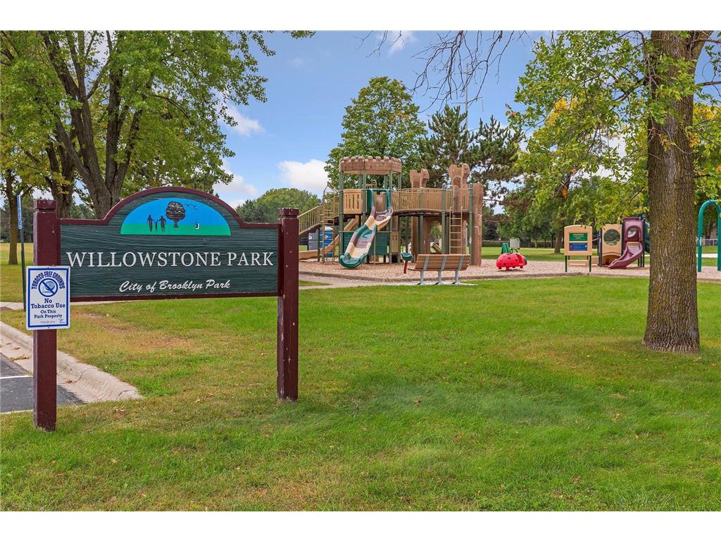 9217 W River Road Brooklyn Park MN 55444 7019159 image51