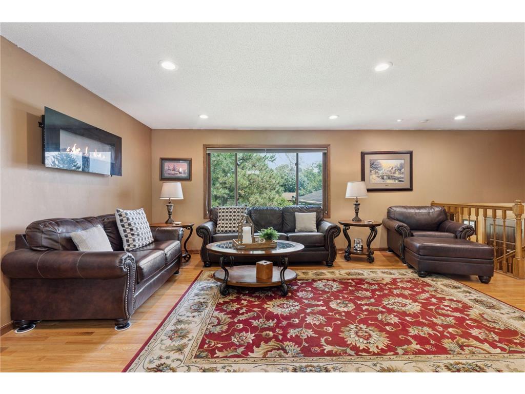 9217 W River Road Brooklyn Park MN 55444 7019159 image7