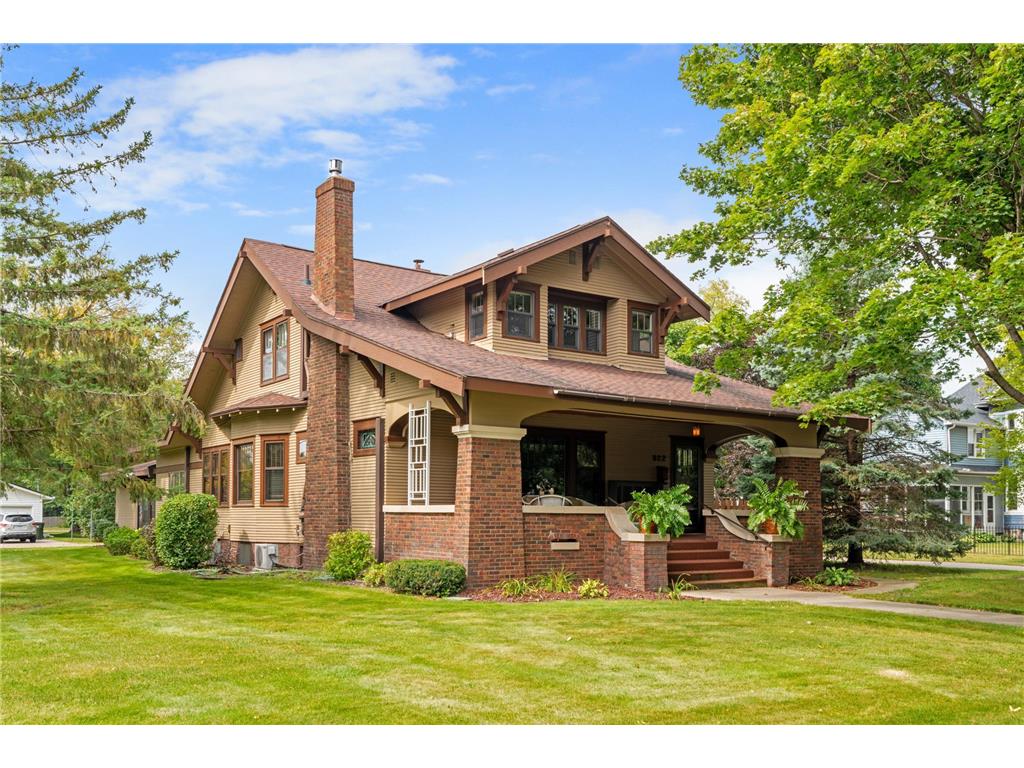 922 Douglas Street Alexandria MN 56308 7060776 image1
