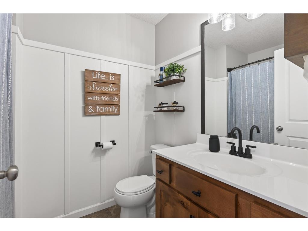 922 Mulberry Avenue NE Montgomery MN 56069 7015911 image24