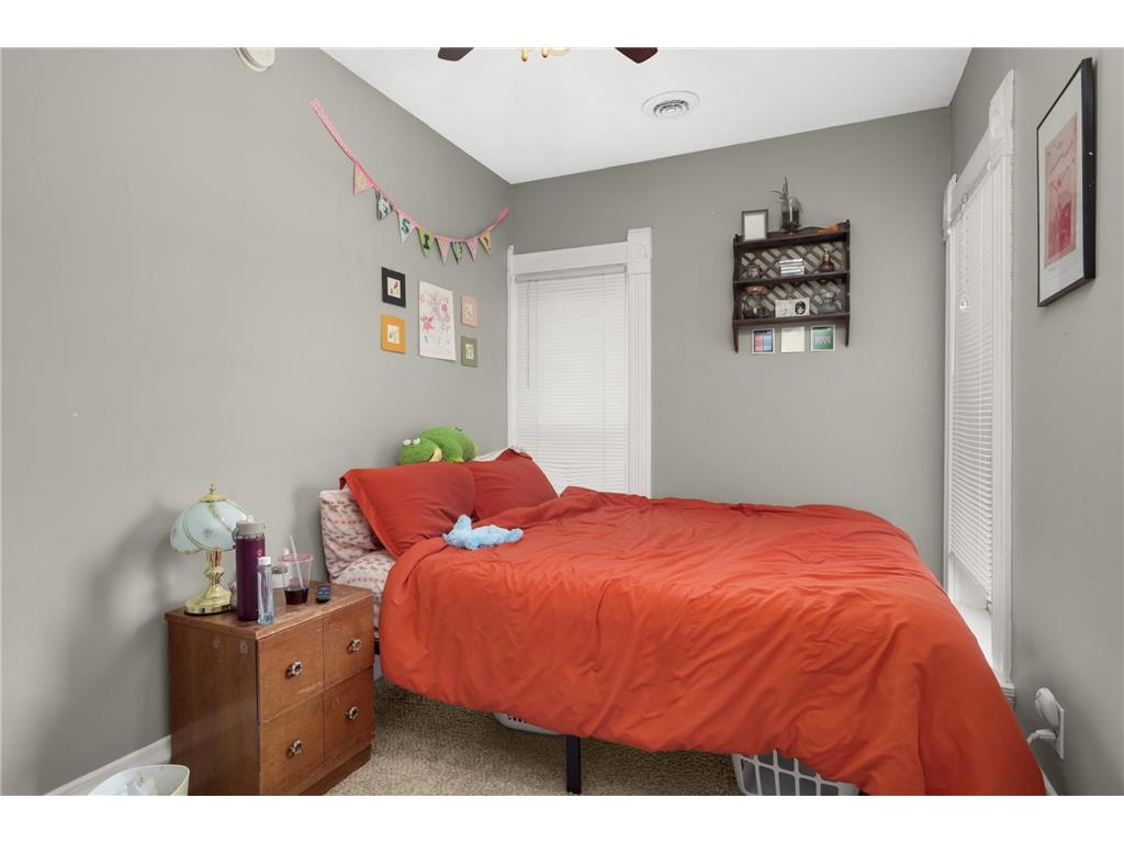 922 NE 18 1/2 Avenue NE Minneapolis MN 55418 7090222 image27