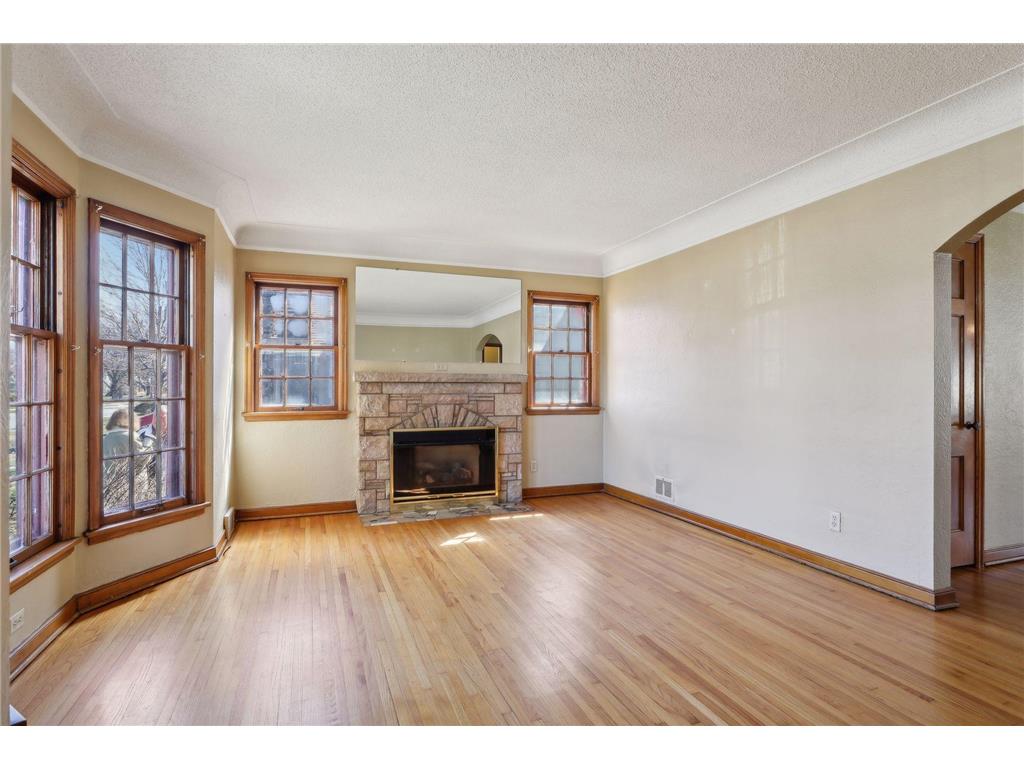 922 Nebraska Avenue W, Saint Paul, MN, 55117 MLS 6497050 Edina Realty