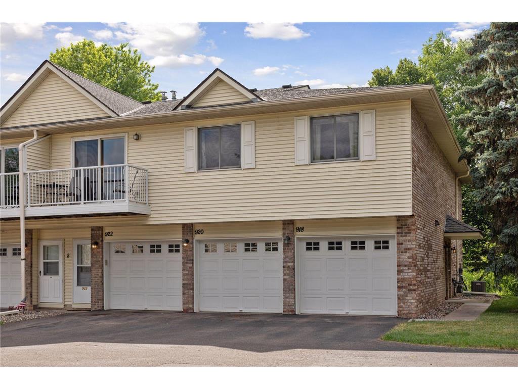 922 Pond View Court, Vadnais Heights, MN, 55127 MLS 6230020 Edina