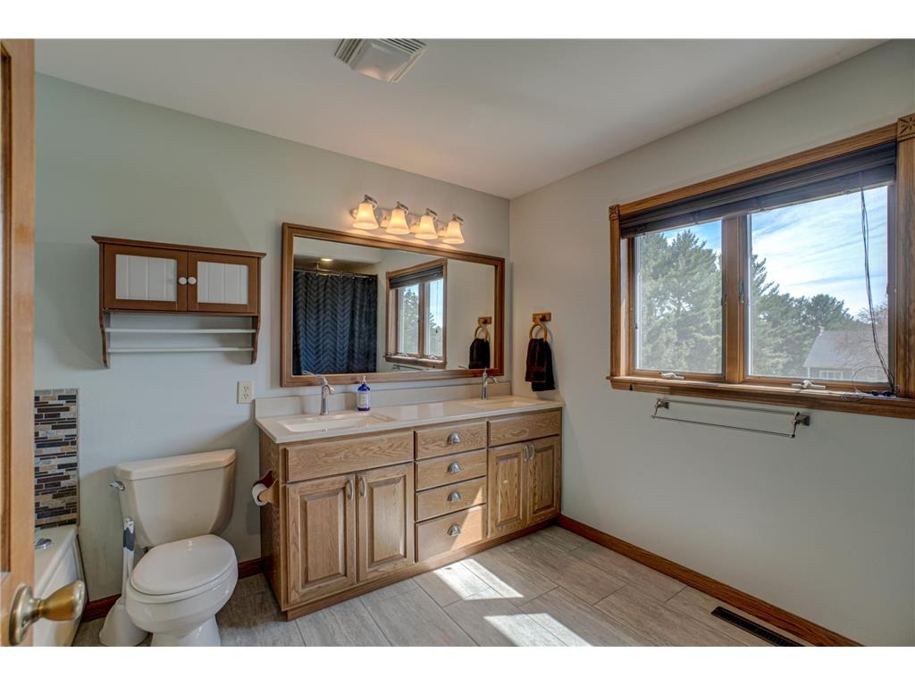 922 Ridge Pass Hudson WI 54016 7059471 image24