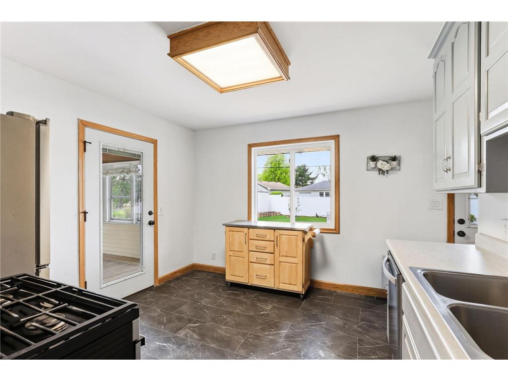 9224 15th Avenue S Bloomington MN 55425 7048118 image12
