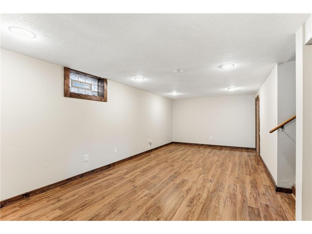 9224 15th Avenue S Bloomington MN 55425 7048118 image19