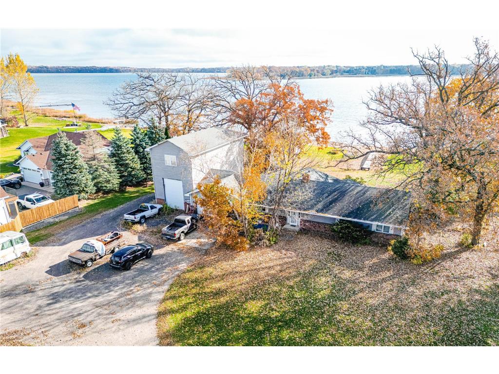 9225 Lake Boulevard Chisago City MN 55013 - Green 6812816 image2