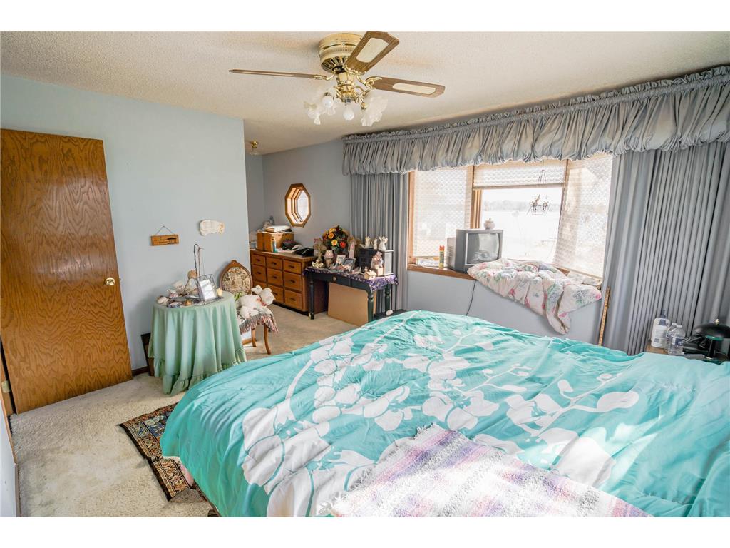 9225 Lake Boulevard Chisago City MN 55013 - Green 6812816 image22