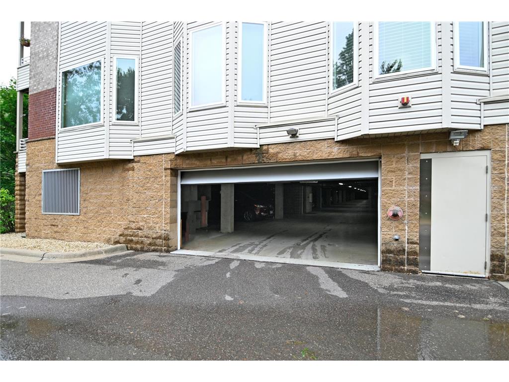 9225 Medicine Lake Road #105B Golden Valley MN 55427 7031756 image17