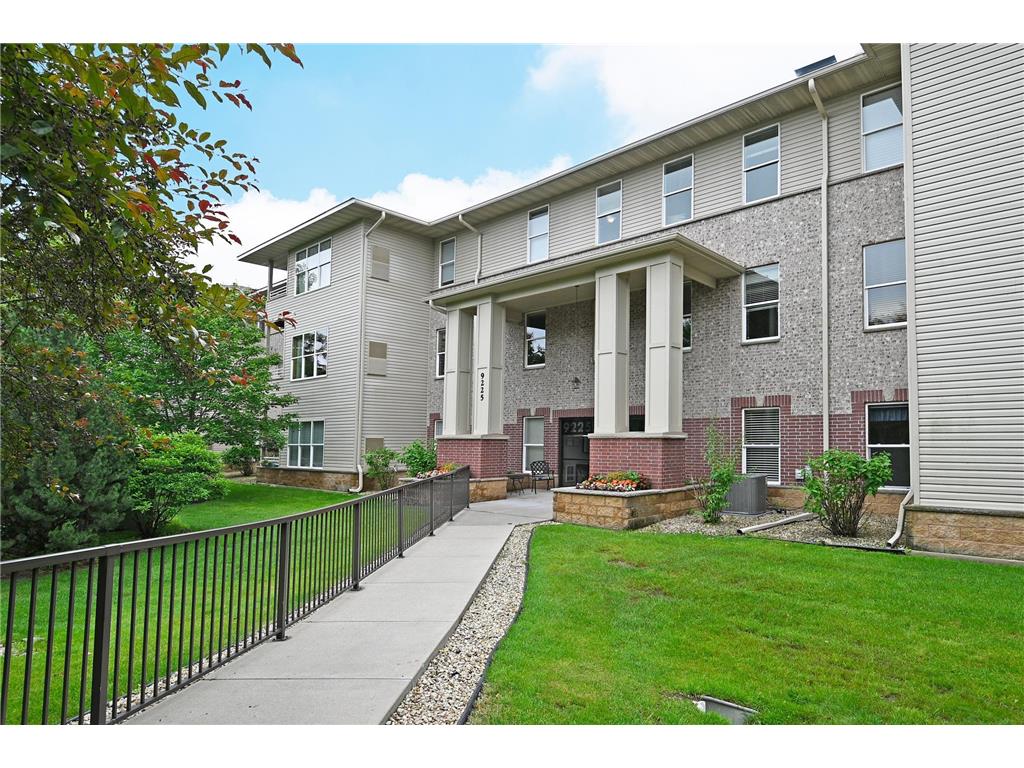 9225 Medicine Lake Road #105B Golden Valley MN 55427 7031756 image3