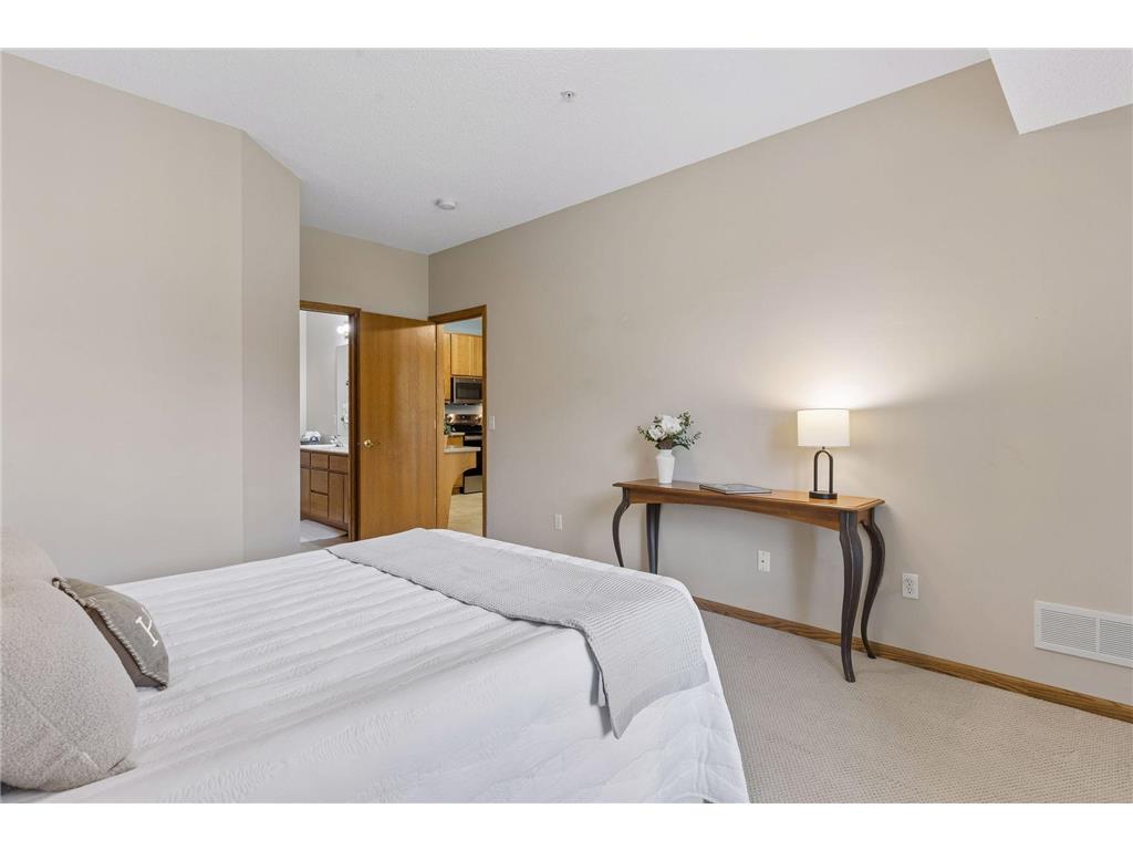 9225 Medicine Lake Road #205B Golden Valley MN 55427 7083927 image15